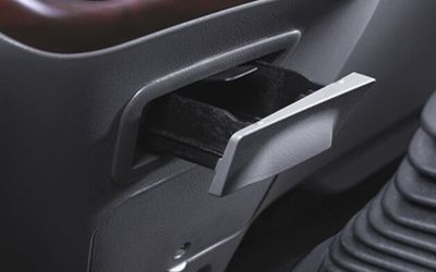 Ngắn chứa đồ dưới bảng điều khiển xe tải Hyundai New Mighty N250