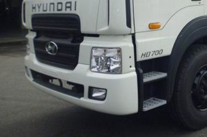 Đèn sương mù Hyundai HD700 đầu kéo